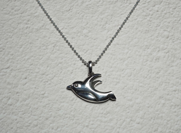 信じなければ、空は飛べないよ【Believe（ペンギン）Pendant Top】 1枚目の画像