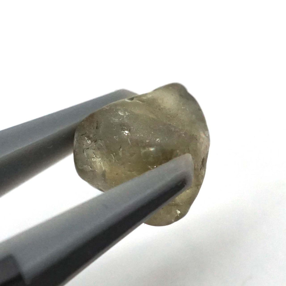 グリーンサファイア　原石　約8×7.6mm 　2.53ct 8枚目の画像