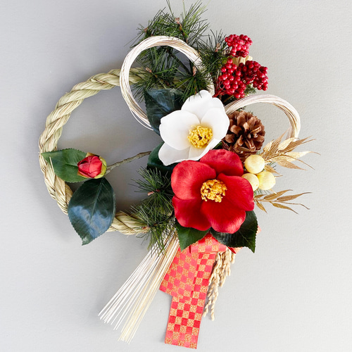 クリスマスリースお正月にも艶やか紅白リース
