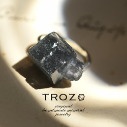 [022 Black Majic Collection] 螢石礦物寶石 SV925 耳夾天然石材配件 第1張的照片