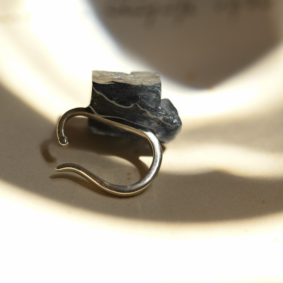 [022 Black Majic Collection] 螢石礦物寶石 SV925 耳夾天然石材配件 第6張的照片