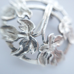 葉っぱの小さなシルバー ブローチ　Silver brooch　no.22013 4枚目の画像