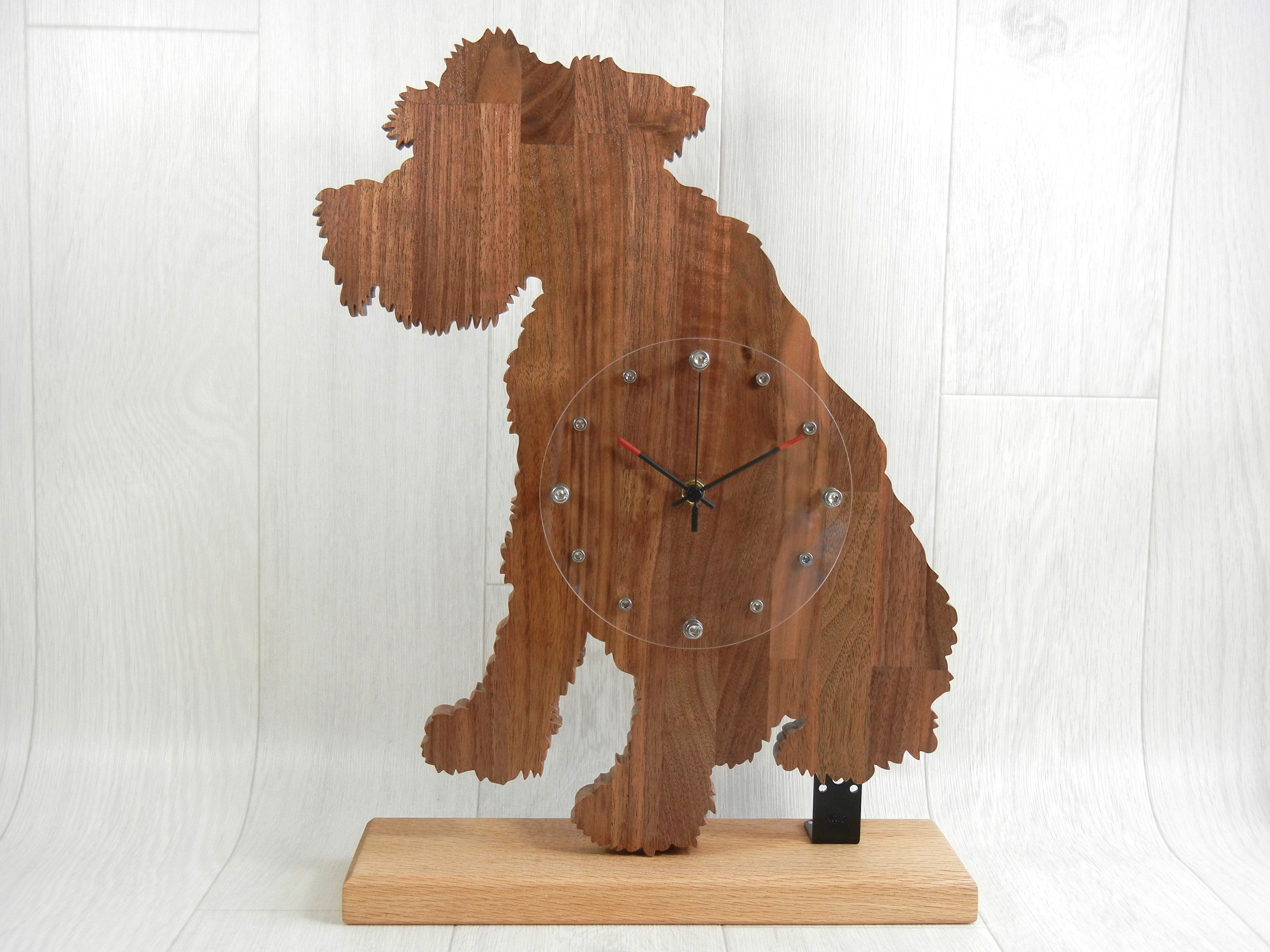 犬形時計（電波時計）　ミニチュアシュナウザー（座り）【木製（ウォルナット集成材）】（置き・掛け兼用時計） 26,640円