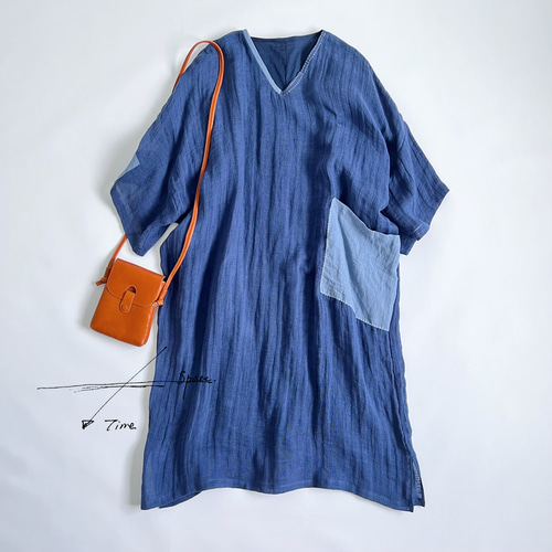 NEW OPEN☆送料無料】藍染め⁂手刺繍⁂Vネックカラー⁂ゆったりめ NEW OPEN☆送料無料】藍染め⁂手刺繍⁂Vネックカラー⁂ゆったりめ