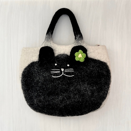 ねこ 猫バッグ 羊毛フェルト トートバッグ ウール 黒猫 ブローチ