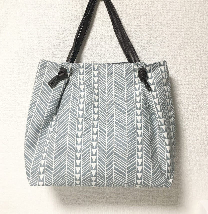 TOTE BAG ～プチ旅行などにも最適　軽いのに大容量なデイリーバック～