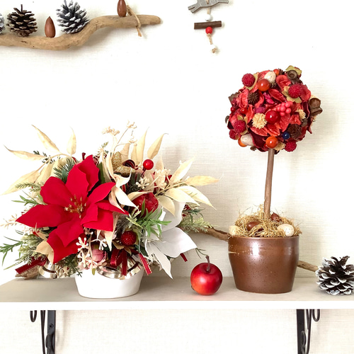 赤と白のポインセチアとりんごのクリスマスアレンジ◇造花◇テーブル