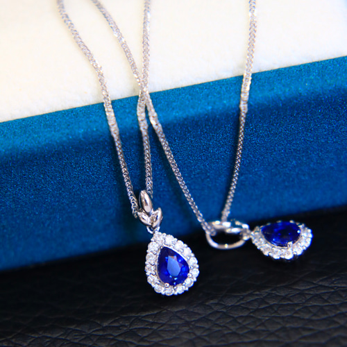 天然ダイヤモンド付きサファイアペンダントk18 ネックレス・ペンダント  