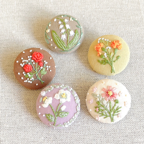 刺繍ブローチ -草花-【ヘアゴムに変更可】 ブローチ Ribbit