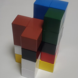 ☆知育玩具■ハンドメイドのニキーチンの「みんなの積み木」大人でも難しい (1辺9cmの立方体) 4枚目の画像