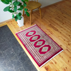 軽くて畳める手織りラグ パキスタン絨毯 玄関マット トライバルラグ 95x62cm 約60×90cm 手織り カーペット 3枚目の画像