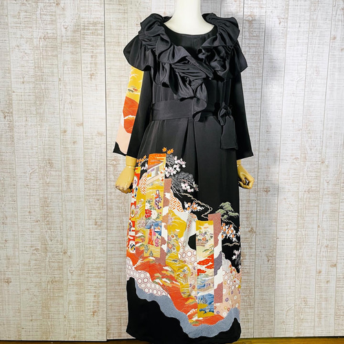 着物リメイク*道長取りに短冊・時代人物刺繍正絹黒留袖 着物リメイク*道長取りに短冊・時代人物刺繍正絹黒留袖
