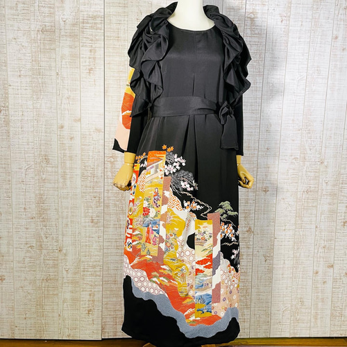 着物リメイク*道長取りに短冊・時代人物刺繍正絹黒留袖 着物リメイク*道長取りに短冊・時代人物刺繍正絹黒留袖