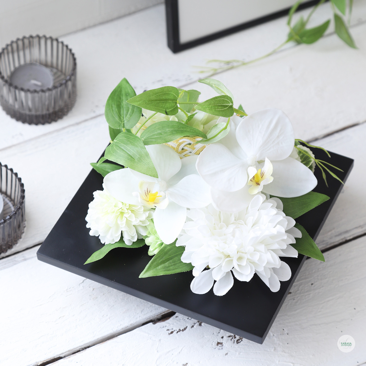 （フレームアレンジ）ホワイトコチョウランとダリア