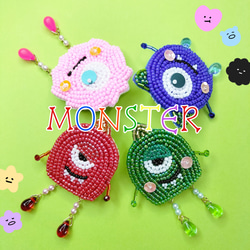 奈々　刺繍キーホルダーブローチ　ハンドメイド 7fb24407204eb51612f746e9d2d27c