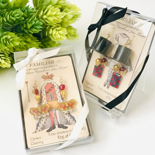 不思議の国のアリス」【白ウサギ(トランプ)】アンティークゴールド