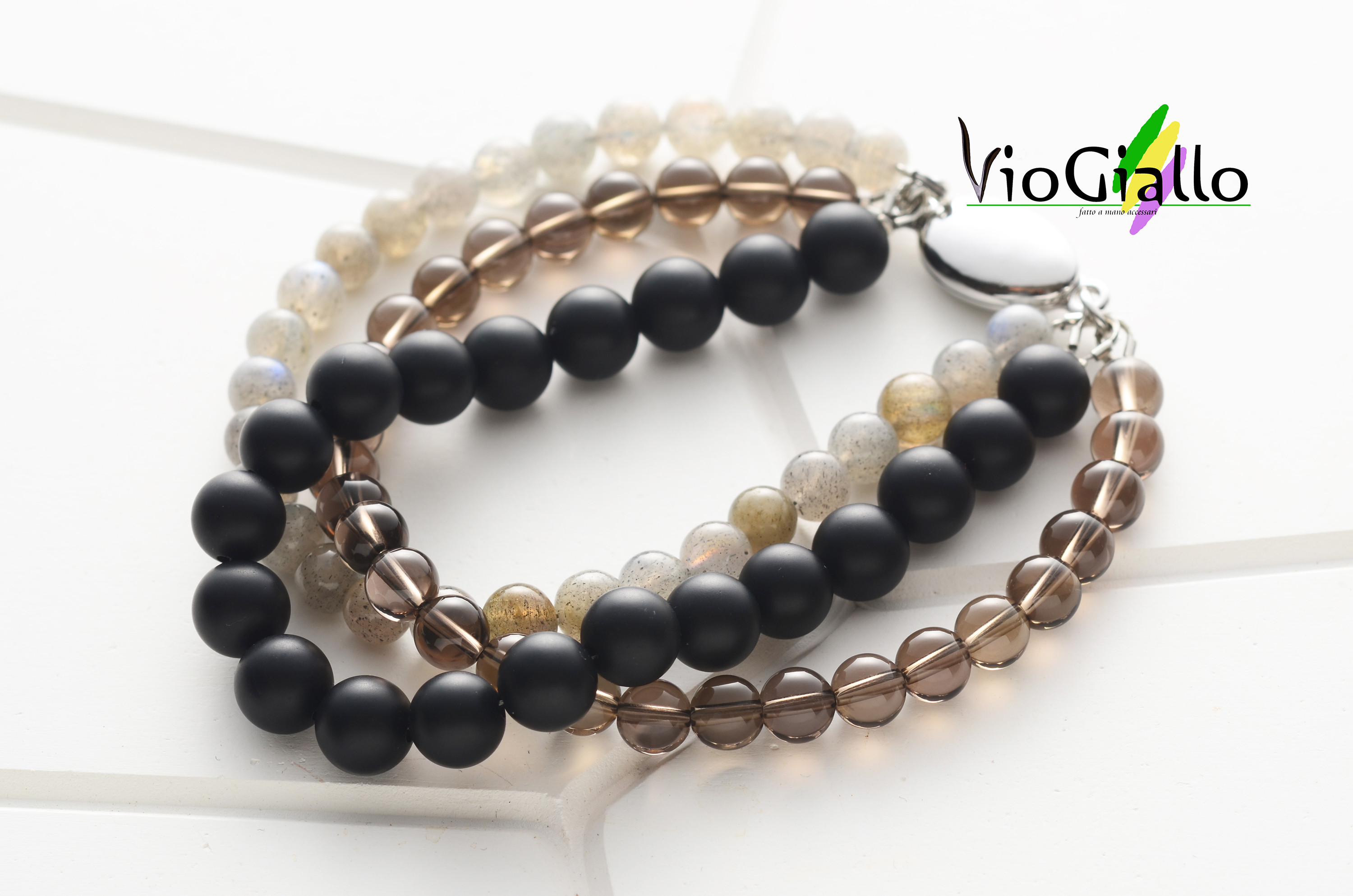 くすみカラーの大人色３連ブレスレット