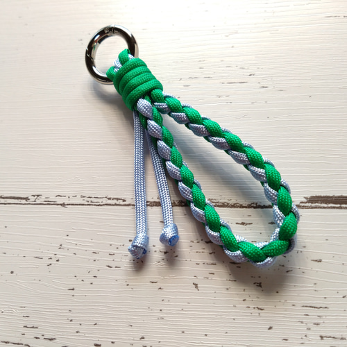 選べる2色✤パラコード キーホルダー✤ その他ファッション雑貨 moto  