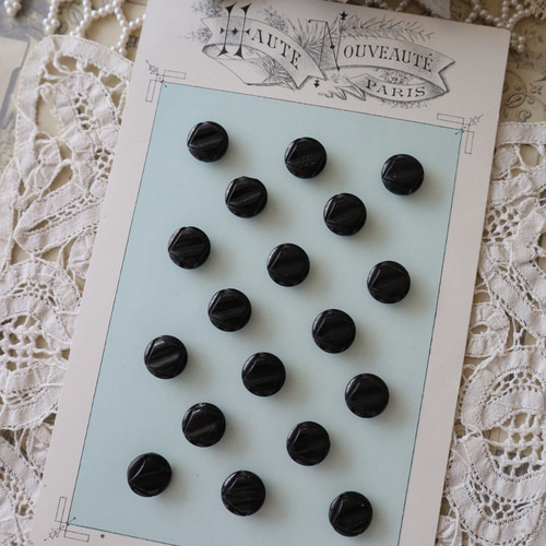 フランス 18個 アンティークボタンシート A1496 ブラック ボタン vmt