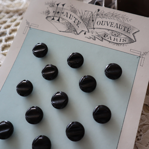 フランス 18個 アンティークボタンシート A1496 ブラック ボタン vmt