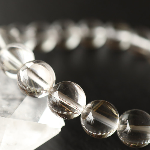 ☆繊細で静かな優しい輝き☆…☆シルバールチルクォーツ：10.5ミリ