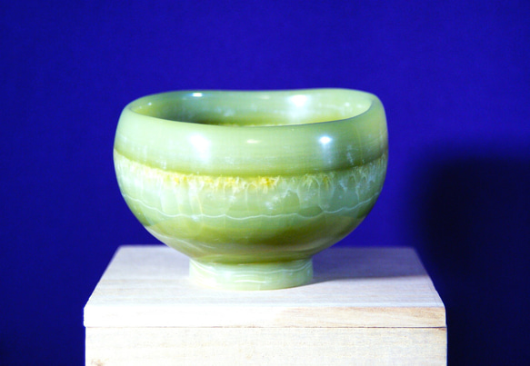 石の器　抹茶茶碗 『盛夏Ⅱ』　花器　自然石オニックスを使った彫刻作品　作家による手彫り 1枚目の画像