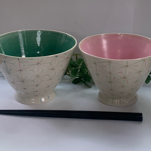 ピンクと淡いグリーンの深い鉢ペア お椀・ボウル・鉢 手作り陶器Rie