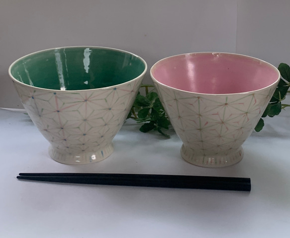 ピンクと淡いグリーンの深い鉢ペア お椀・ボウル・鉢 手作り陶器Rie