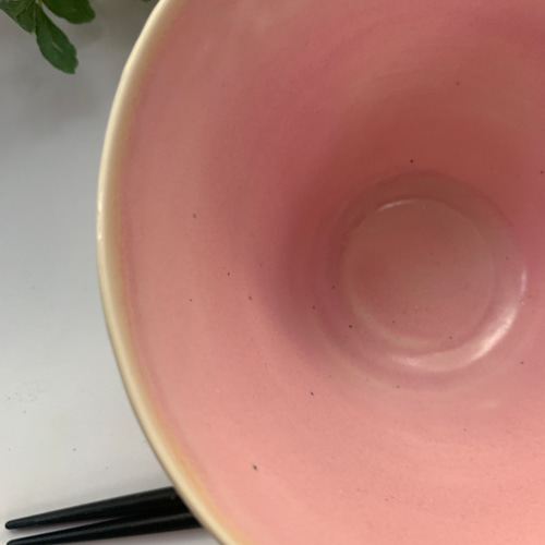 ピンクと淡いグリーンの深い鉢ペア お椀・ボウル・鉢 手作り陶器Rie