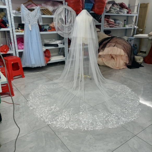 高品質！コーム付き ロングベール 繊細レース 豪華 花嫁/ウェディング  