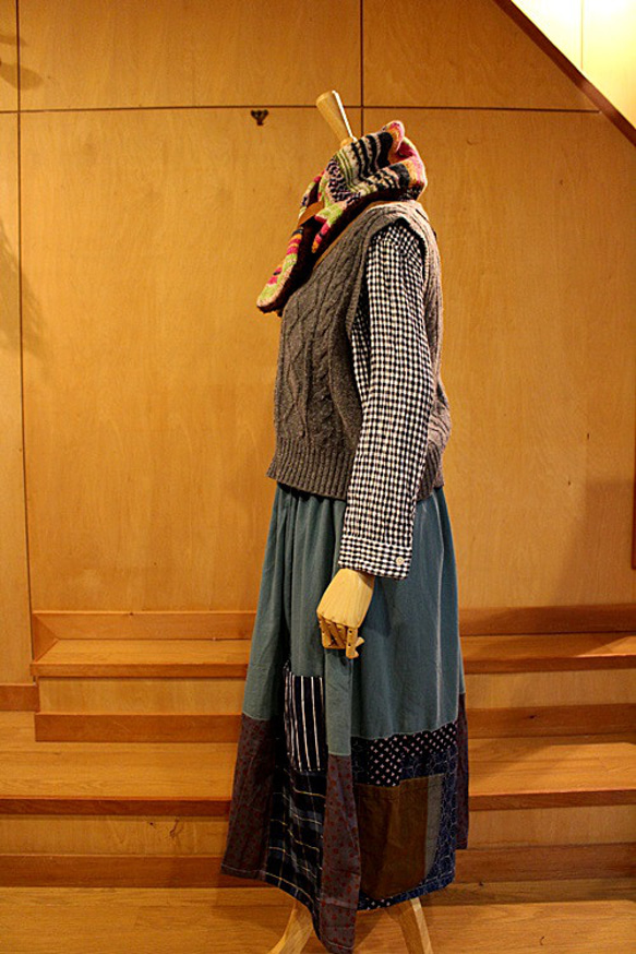 SAYOCAFEハンドメイド、裾パッチワークの大人かわいいスカート 2枚目の画像