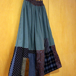 SAYOCAFEハンドメイド、裾パッチワークの大人かわいいスカート 4枚目の画像