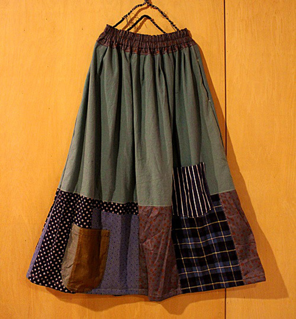 SAYOCAFEハンドメイド、裾パッチワークの大人かわいいスカート 3枚目の画像