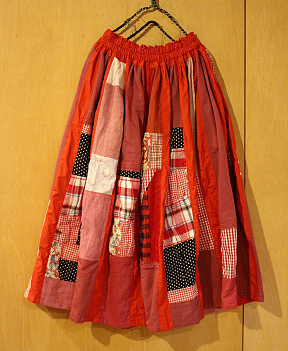 ☆SOLD☆SAYOCAFE、ふんわりかわいいパッチワークスカート(赤系