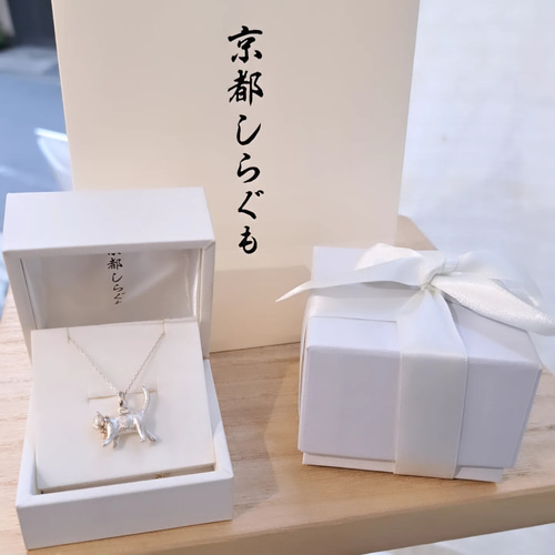 猫のペンダントトップ 大 】K10鈴の首輪 猫ネックレス 猫ペンダント