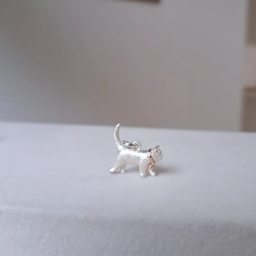 のらねこ様⭐︎ペンドルトンセットアップ 銀の猫 ネコペンダントトップ【伏せ】 銀製(シルバー925