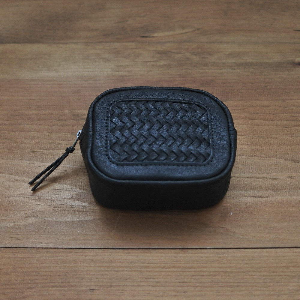 網代編みの革ポーチ（ブラック）