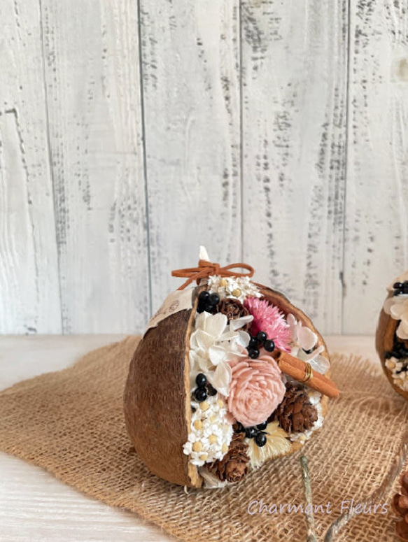 【ドライフラワーアレンジ】ブッタナッツMのアレンジ・・各種お祝いの贈り物、誕生日・ブライダル 2枚目の画像