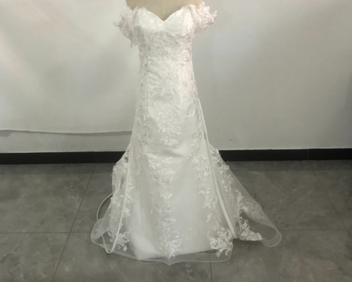 高品質！オフショル ウエディングドレス オフホワイト 3D立体レース