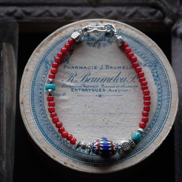 White hearts beads ＆ Chevron beads ブレスレット ブレスレット get