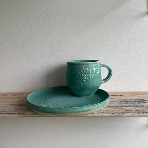 青銅釉 花柄 カップ&プレート マグカップ shop.sakuragi（櫻木商店