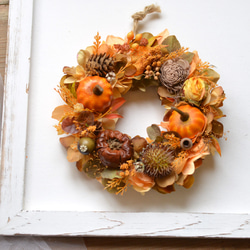 パンプキンリース ・秋のアーティフィシャルフラワーリース・ギフト・ナチュラルな秋の実りを飾るリース・オススメギフト 1枚目の画像