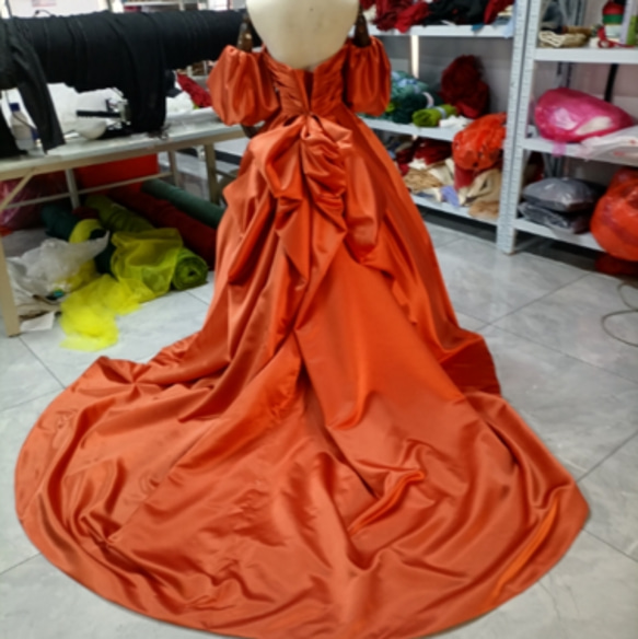 3ways 彩色連身裙，可拆卸燈籠袖 + 緞帶拖尾，赤土色，華麗拖尾，派對/儀式/拍照前拍攝 第5張的照片
