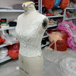 大人気上昇！ウエディングドレス 可憐な花刺繍のトップス ボレロ 花嫁/結婚式/披露宴 6枚目の画像