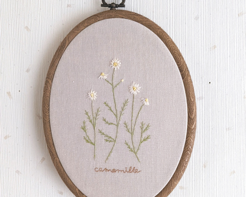 ♦専用♦アンティーク オーバルリボンフレーム   枠のみ   クロス刺繍付き 送料無料】Camomille刺繍 ウッド調オーバルフレーム 刺繍枠