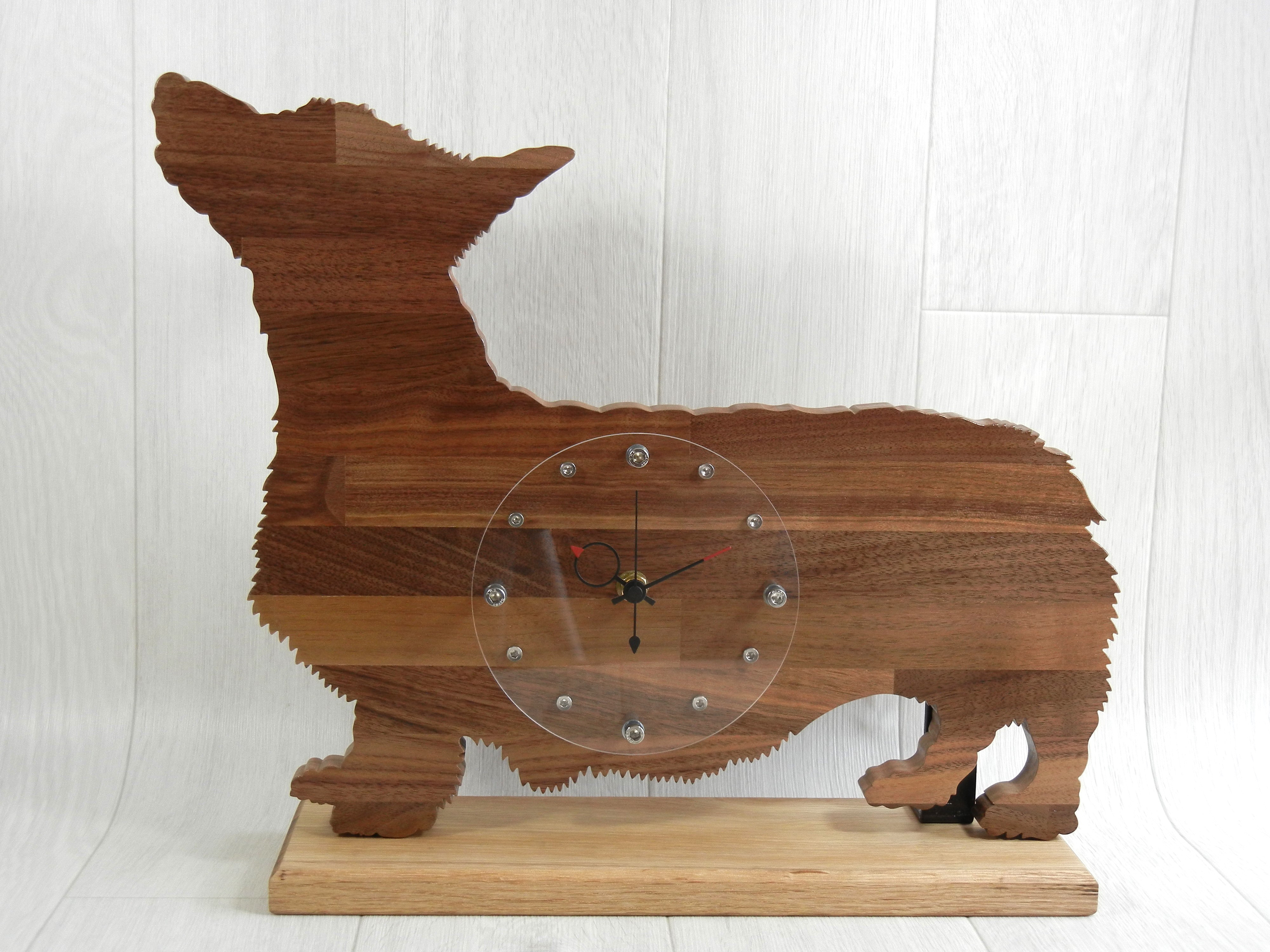 犬形時計（電波時計）　ウェルシュ・コーギー【木製（ウォルナット集成材）】（置き・掛け兼用時計）