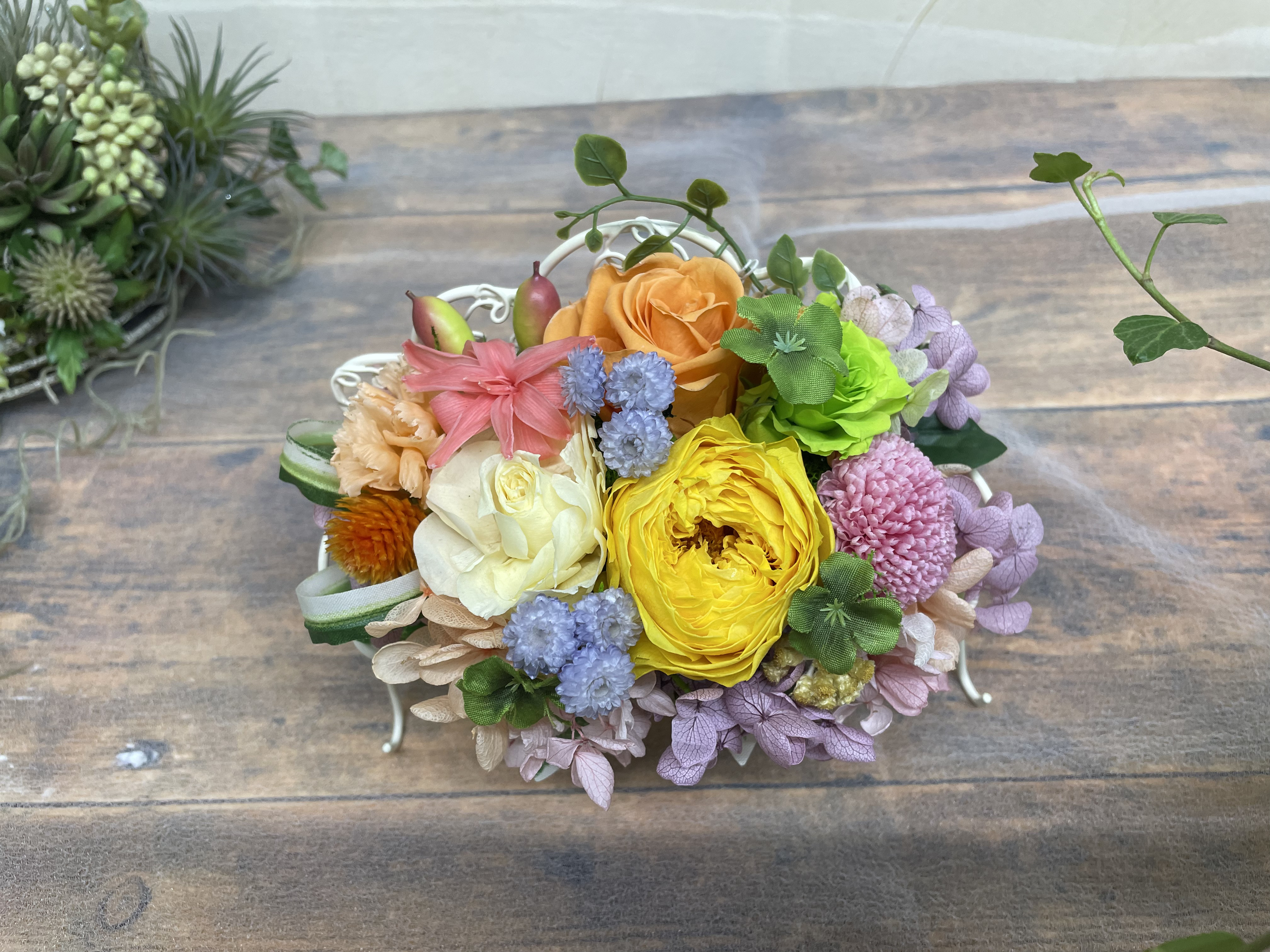 アイアンチェアー(長イス)のおしゃれなプリザ/ミックスカラー/御祝/お悔やみ/ギフト/用途いろいろ