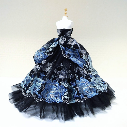 593一点物ミニチュアウェディングドレス 青薔薇 と 黒 ブラック フリル ...