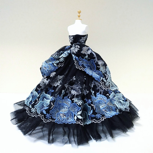 ぬい服 青のドレス パニエ ウエディング おまとめ 593一点物ミニチュアウェディングドレス 青薔薇 と 黒 ブラック