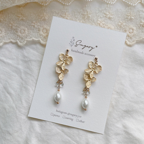 2連マットゴールドフラワーピアス イヤリング ピアス（スタッド